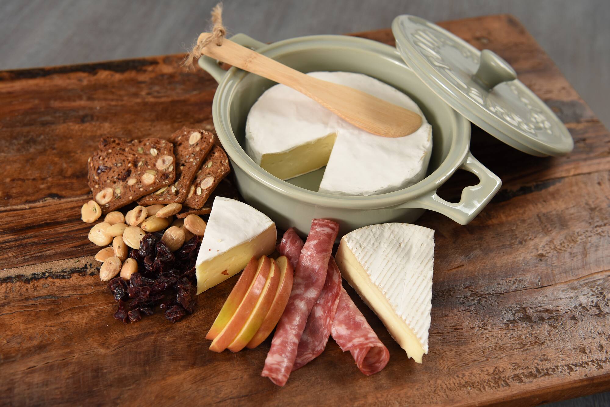 Hello Honey® Farmhouse Round Lidded Stoneware Brie Bakers with Wood Spreaders Set